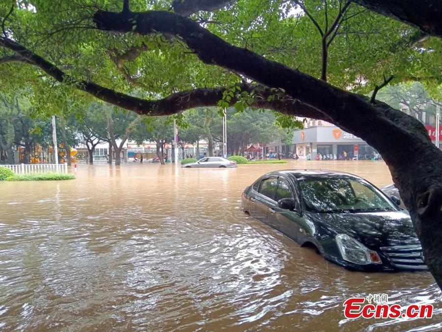 Cidade chinesa de Guilin combate inunda??es mais graves da cidade desde 1998
