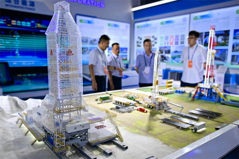 A 8a Expo China-Eurásia come?a em Xinjiang, noroeste da China