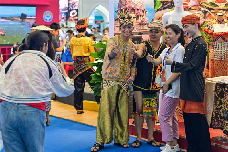 A 8a Expo China-Eurásia come?a em Xinjiang, noroeste da China