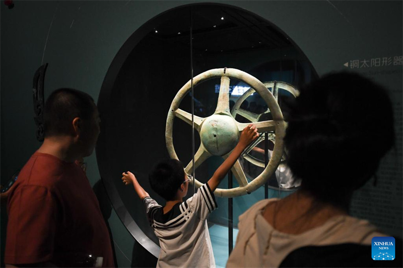 Exposi??o sobre a antiga civiliza??o Shu é realizada em Beijing