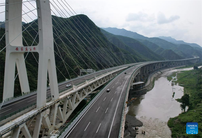Se??o de Beijing da via expressa Beijing-Yuxian abre ao tráfego