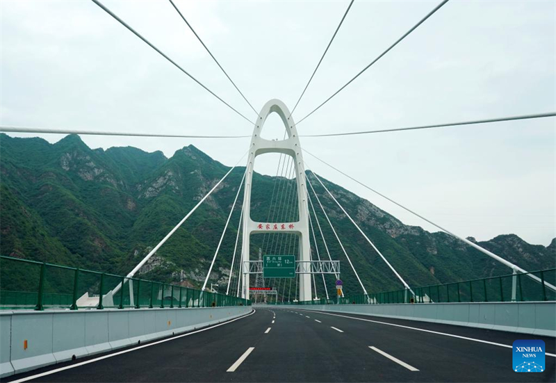 Se??o de Beijing da via expressa Beijing-Yuxian abre ao tráfego