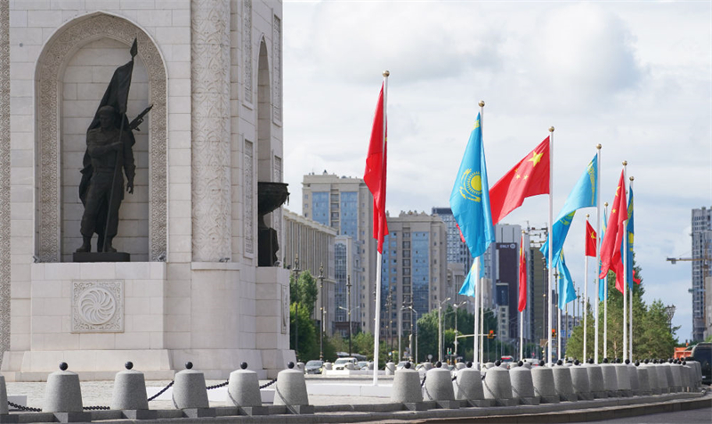Xi Jinping chega ao Cazaquist?o para 24a reuni?o do Conselho de Chefes de Estado da OCS e visita de Estado