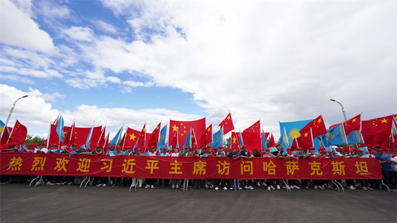 Xi Jinping chega ao Cazaquist?o para 24a reuni?o do Conselho de Chefes de Estado da OCS e visita de Estado