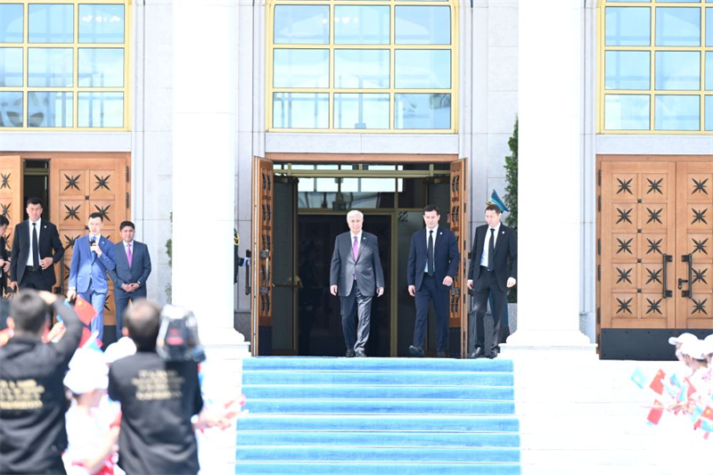 Xi Jinping chega ao Cazaquist?o para 24a reuni?o do Conselho de Chefes de Estado da OCS e visita de Estado