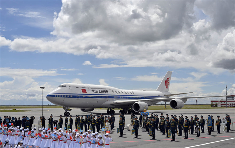 Xi Jinping chega ao Cazaquist?o para 24a reuni?o do Conselho de Chefes de Estado da OCS e visita de Estado