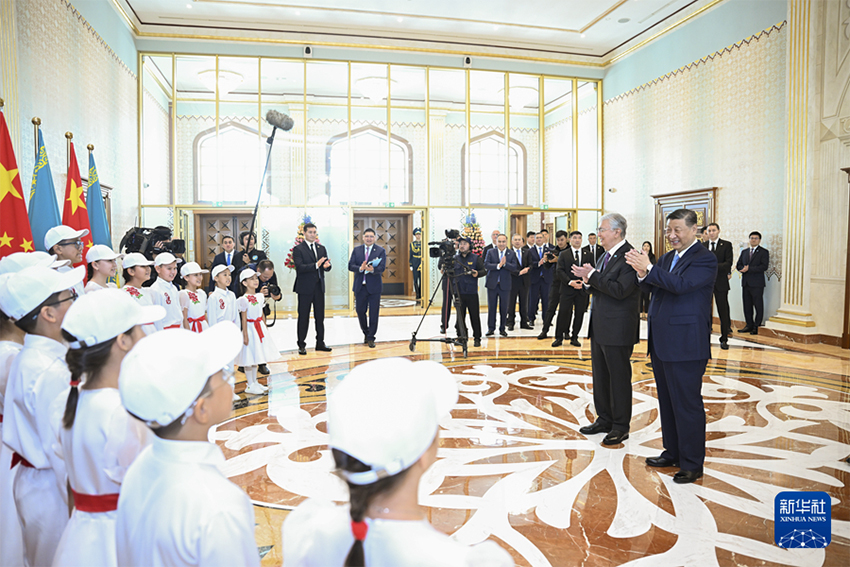 Xi Jinping chega ao Cazaquist?o para visita de Estado e cúpula da OCS com foco no impulso da coopera??o