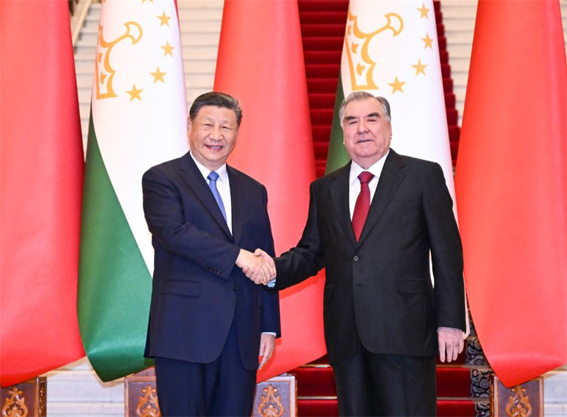 Xi Jinping diz que China está disposta a desenvolver parceria cooperativa estratégica abrangente na nova era com Tadjiquist?o
