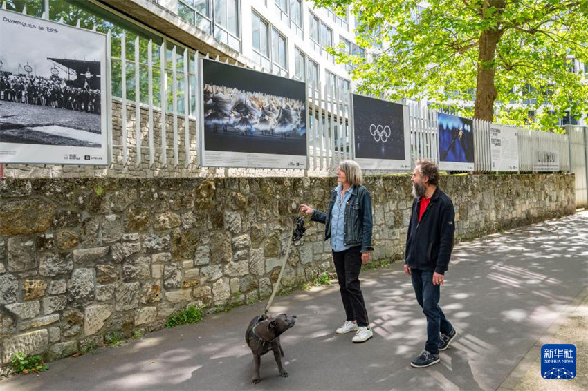 Paris realiza várias exposi??es temáticas para receber Olimpíadas