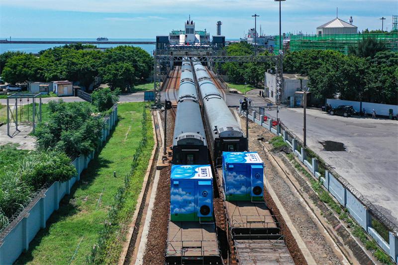 Primeira unidade móvel de armazenamento de energia entra em opera??o em trem transoceanico de Hainan