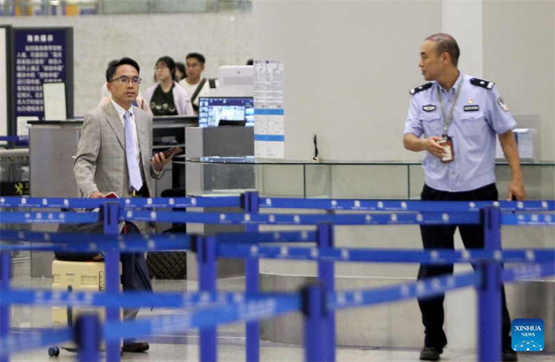 Primeiro visto eletr?nico da China concedido em Shanghai