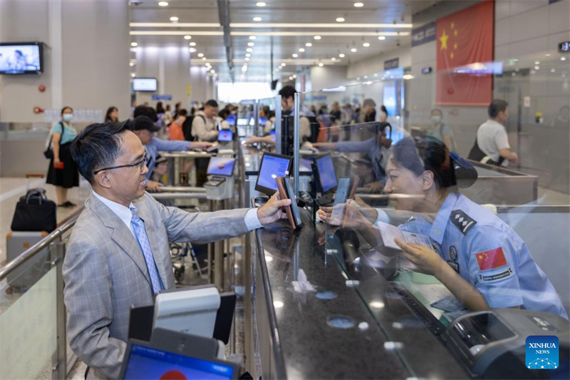 Primeiro visto eletr?nico da China concedido em Shanghai