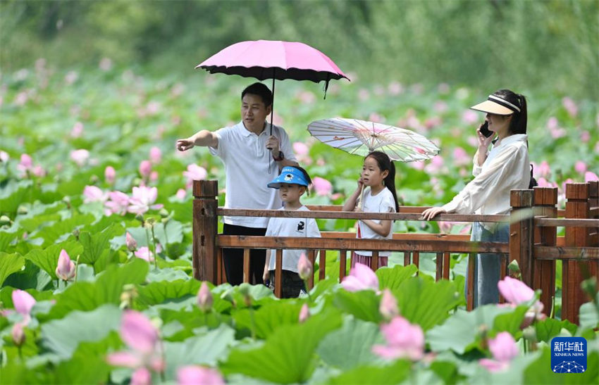 China: vários lugares entram na alta temporada de turismo durante férias de ver?o