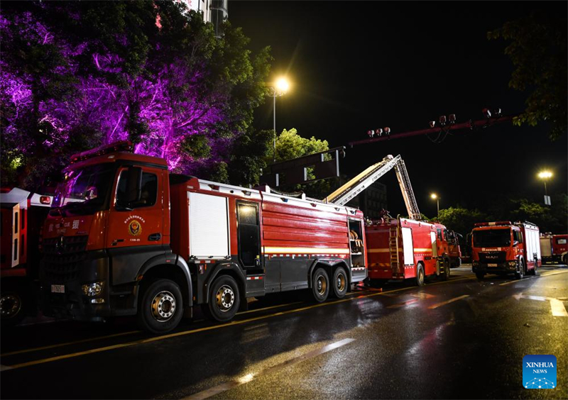 Opera??o de resgate está concluída no local de incêndio em loja de departamentos no sudoeste da China