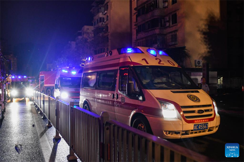 Opera??o de resgate está concluída no local de incêndio em loja de departamentos no sudoeste da China