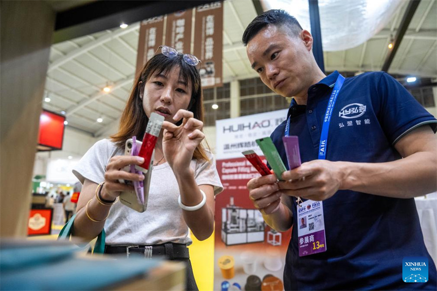 Galeria: pavilh?o da indústria do café na 8a Expo China-Sudeste Asiático