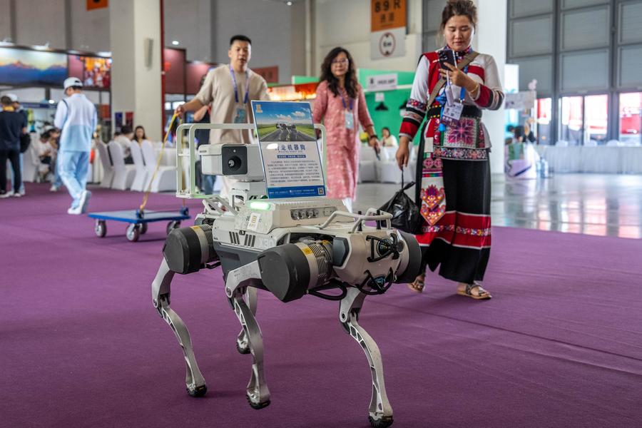 Tecnologias de ponta s?o apresentadas na 8a Exposi??o China-Sul da ásia