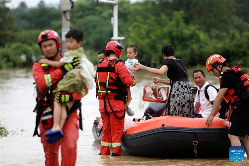 Hunan: autoridades de prote??o civil sem m?o a medir em resposta a vaga de inunda??es