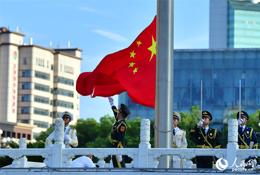 Nanchang realiza cerim?nia de hasteamento da bandeira militar para celebrar 97o aniversário de funda??o do ELP