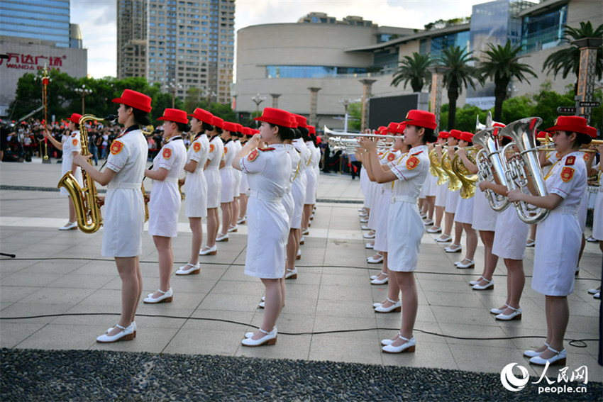 Nanchang realiza cerim?nia de hasteamento da bandeira militar para celebrar 97o aniversário de funda??o do ELP