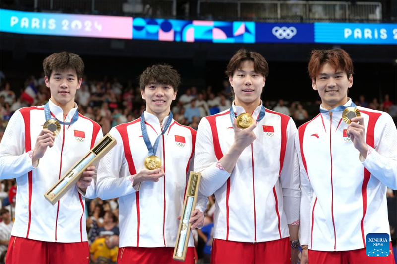 Paris 2024: China vence ouro no revezamento medley 4x100m masculino