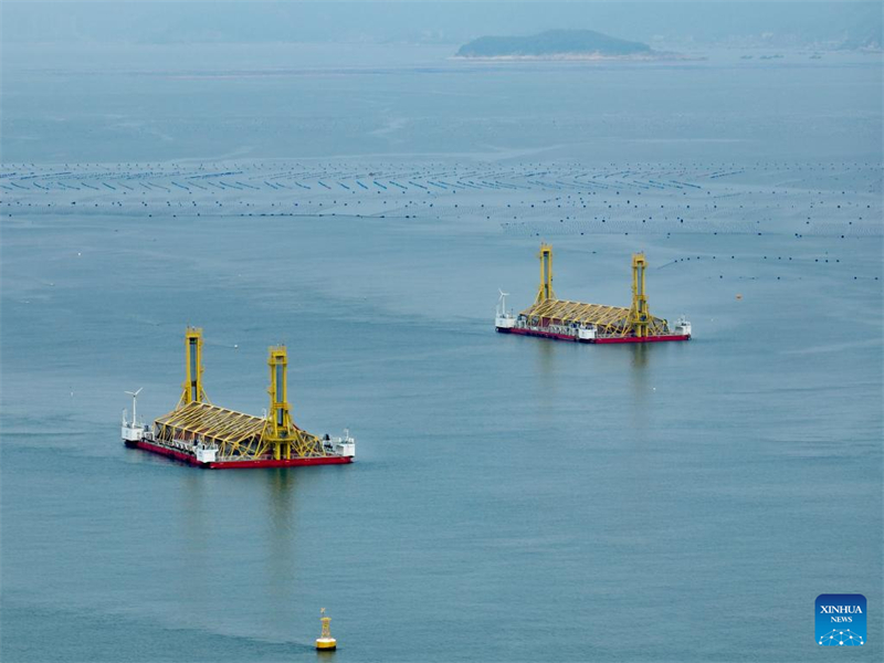 Condado de Lianjiang, leste da China, apoia constru??o de plataformas de aquacultura em águas profundas