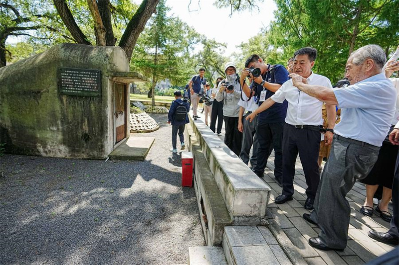 Ex-membro da unidade japonesa de guerra biológica exp?e crimes de guerra na China