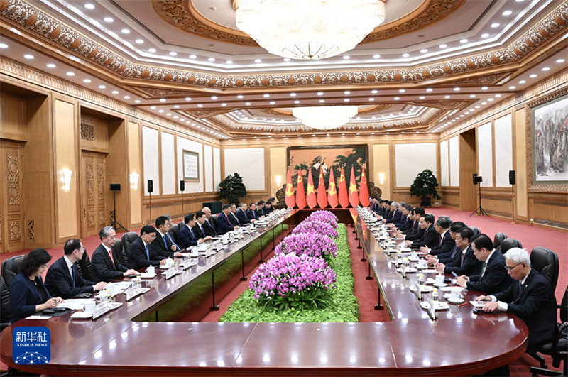 Xi Jinping conversa com o mais alto líder do Vietn?, To Lam, em Beijing