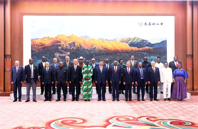 Xi Jinping diz que China continuará a apoiar a APN no aprofundamento dos intercambios com a UIP