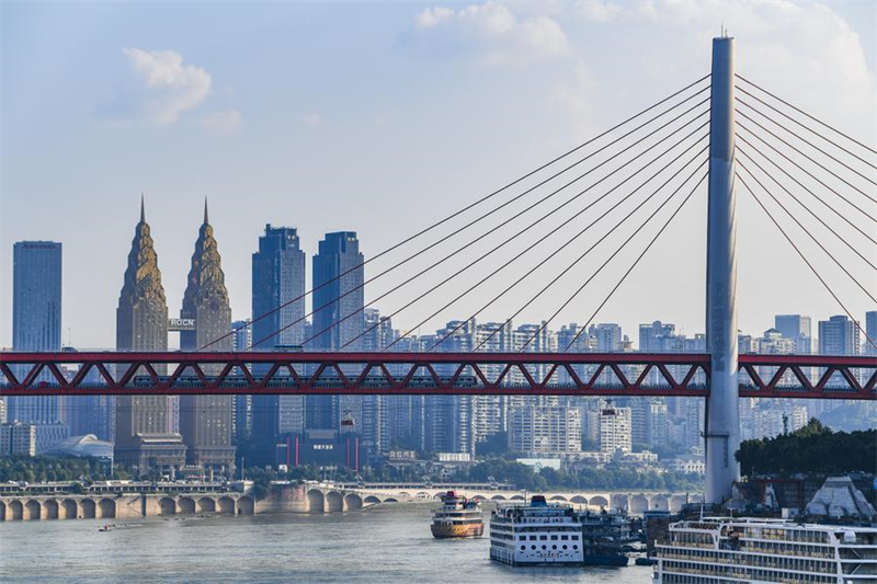 Município de Chongqing atrai viajantes de ver?o, apesar de temperaturas elevadas