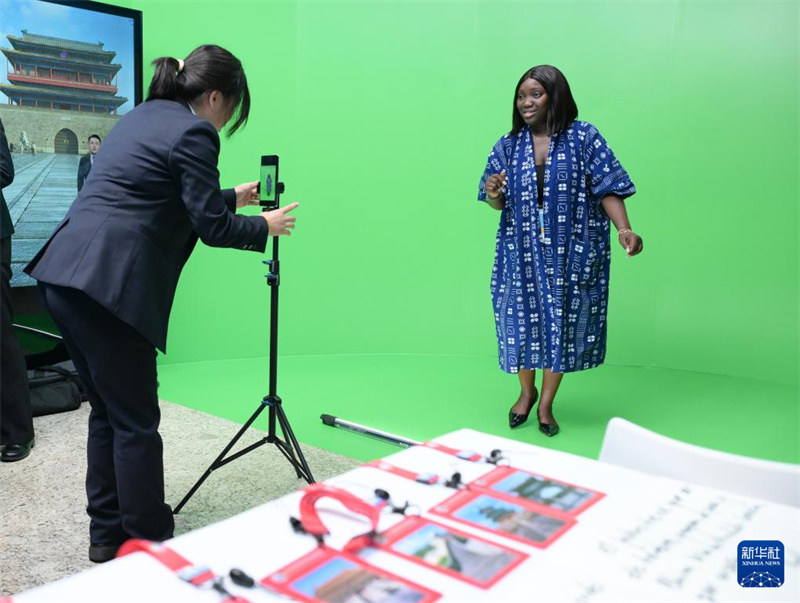 Centro de Imprensa do Fórum de Coopera??o China-áfrica dá as boas-vindas a repórteres de vários países