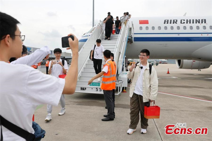 Primeiro avi?o C919 da Air China faz voo inaugural