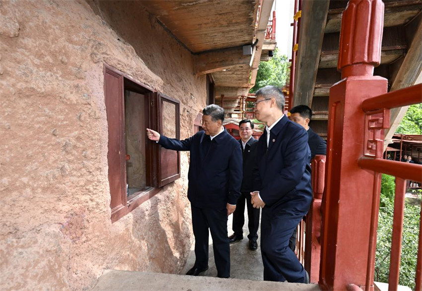 Xi Jinping faz inspe??es nas províncias de Shaanxi e Gansu, no noroeste da China