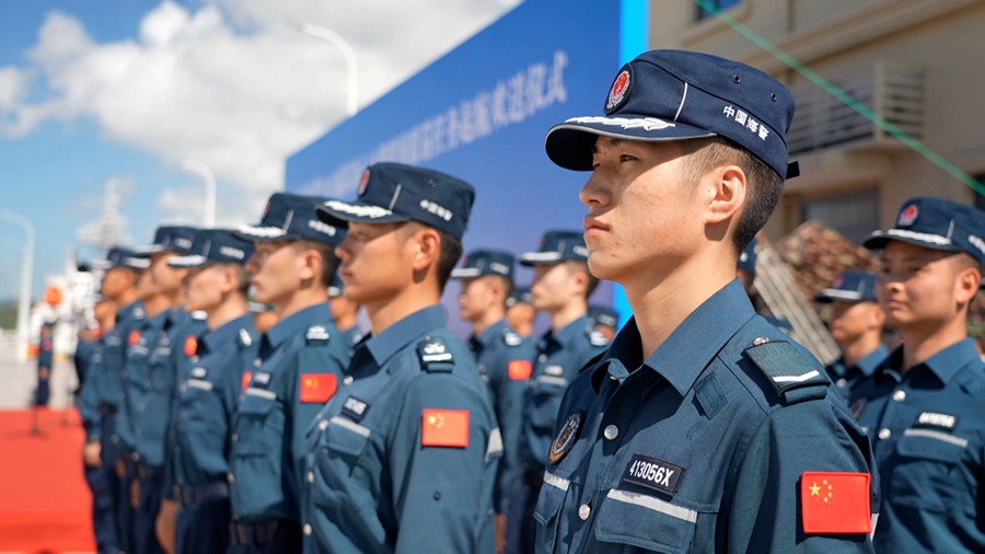 Forma??o de navios da Guarda Costeira da China zarpa para exercícios conjuntos na Rússia