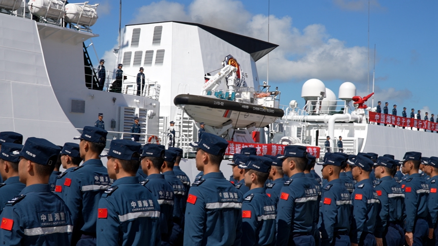 Forma??o de navios da Guarda Costeira da China zarpa para exercícios conjuntos na Rússia