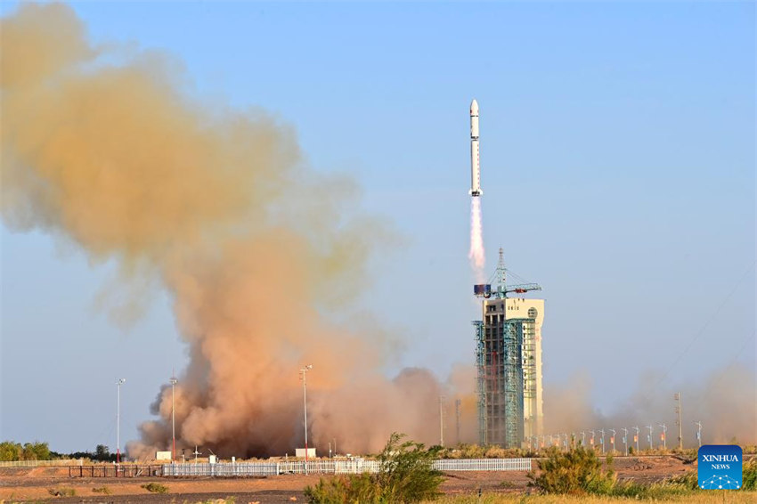 China lan?a primeiro satélite experimental reutilizável e retornável