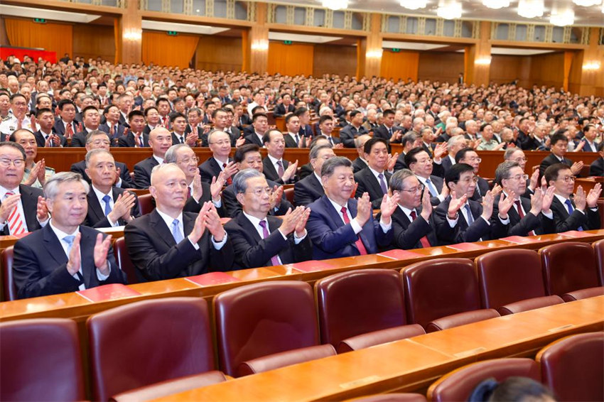 Realizado concerto marcando 75o aniversário de funda??o da República Popular da China
