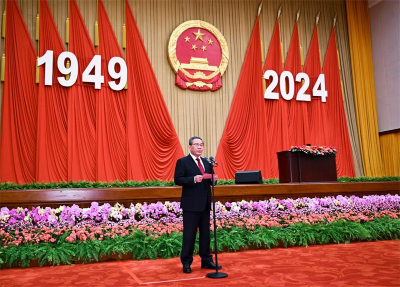 Xi Jinping pede maiores conquistas e contribui??es nacionais para paz e desenvolvimento da humanidade