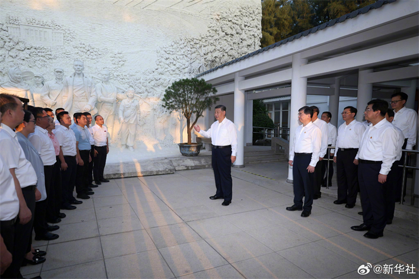 Xi Jinping visita sal?o memorial de Gu Wenchang