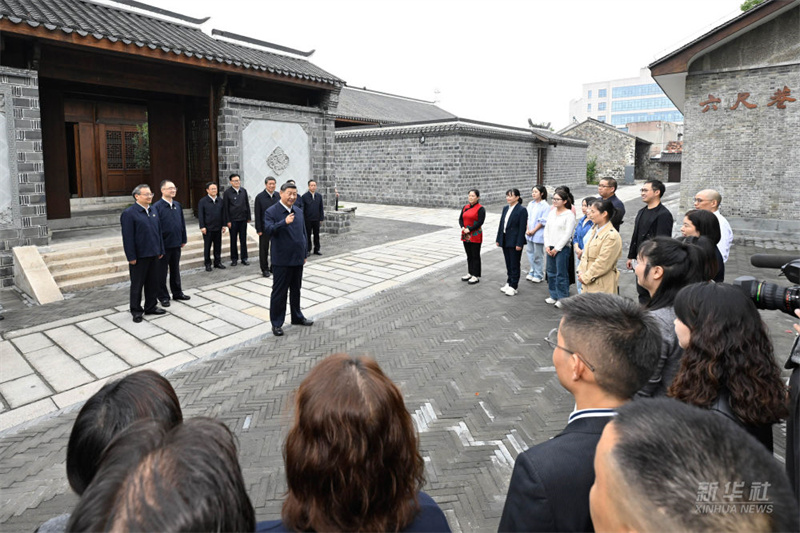 Xi Jinping destaca promo??o de virtudes tradicionais chinesas