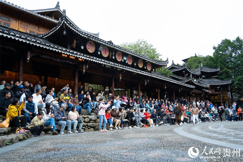 Guizhou: mídia da ásia-Pacífico experiencia cultura tradicional Miao