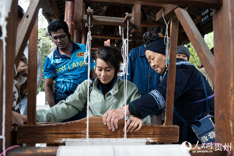 Guizhou: mídia da ásia-Pacífico experiencia cultura tradicional Miao