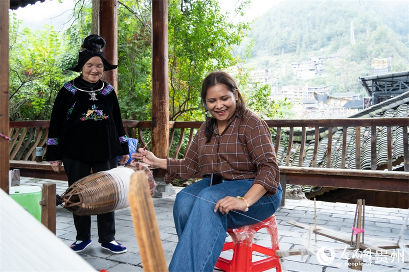 Guizhou: mídia da ásia-Pacífico experiencia cultura tradicional Miao