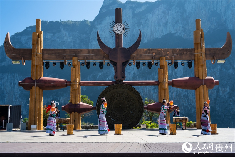 Guizhou: jornalistas da ásia-Pacífico visitam aldeia de Huawu