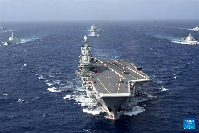 Marinha chinesa realiza exercício de forma??o dupla de porta-avi?es pela primeira vez
