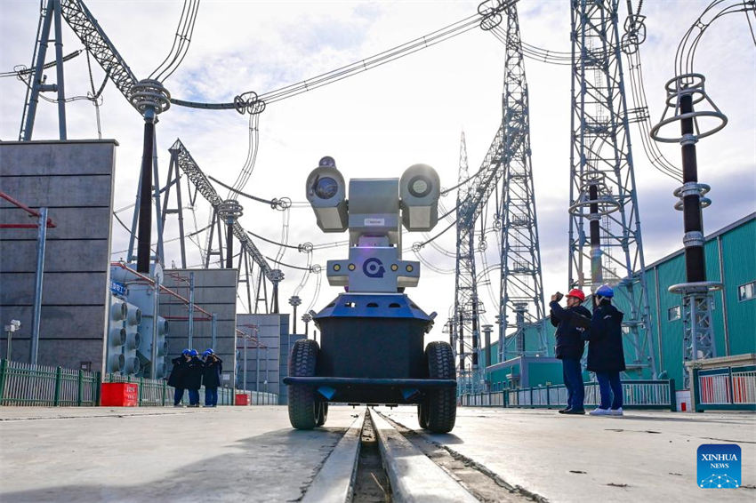 Novo projeto de ultra-alta tens?o come?a a operar no norte da China