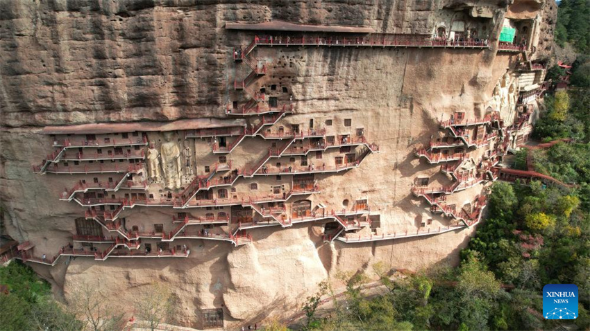 Trabalho de prote??o e restaura??o realizado nas Grutas da Montanha Maiji no noroeste da China