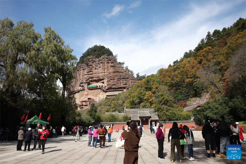 Trabalho de prote??o e restaura??o realizado nas Grutas da Montanha Maiji no noroeste da China