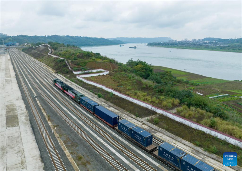China Railway lan?a teste de transporte ferroviário para baterias de veículos elétricos