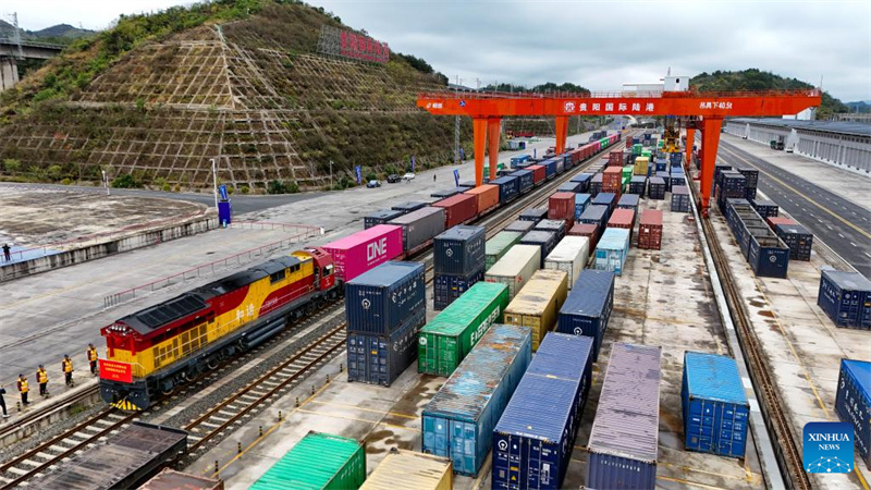 China Railway lan?a teste de transporte ferroviário para baterias de veículos elétricos